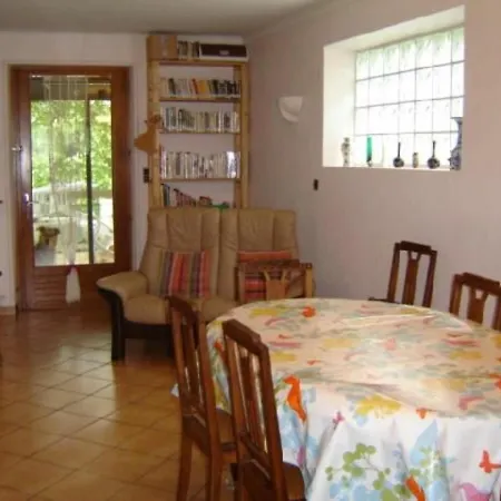 Laissac, 4 Pieces, 6 Personnes - Fr-1-601a-2 *